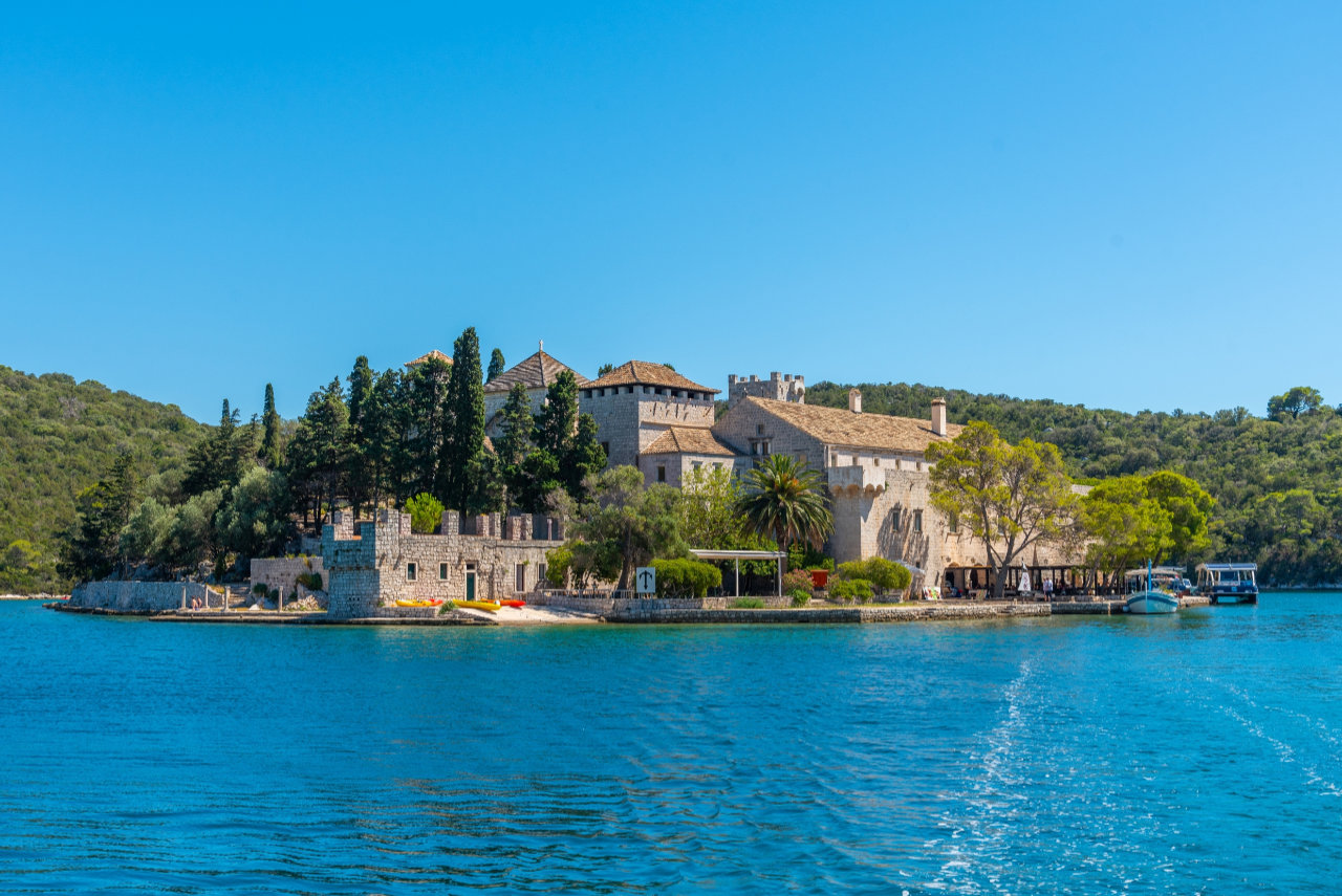 Die beste 7-Tage-Segelroute ab Dubrovnik: Entdecken Sie die Elaphiten-Inseln und mehr