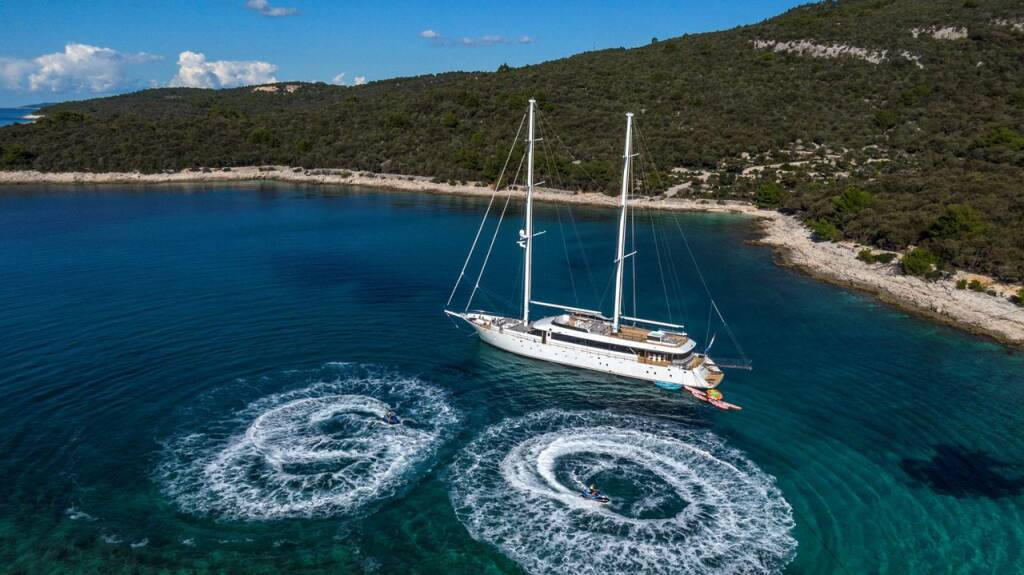 So chartern Sie eine Luxusyacht in Kroatien