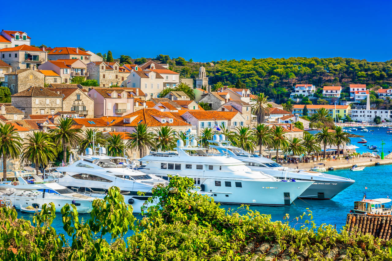 Your Guide to Chartering a Yacht with a Skipper from Split