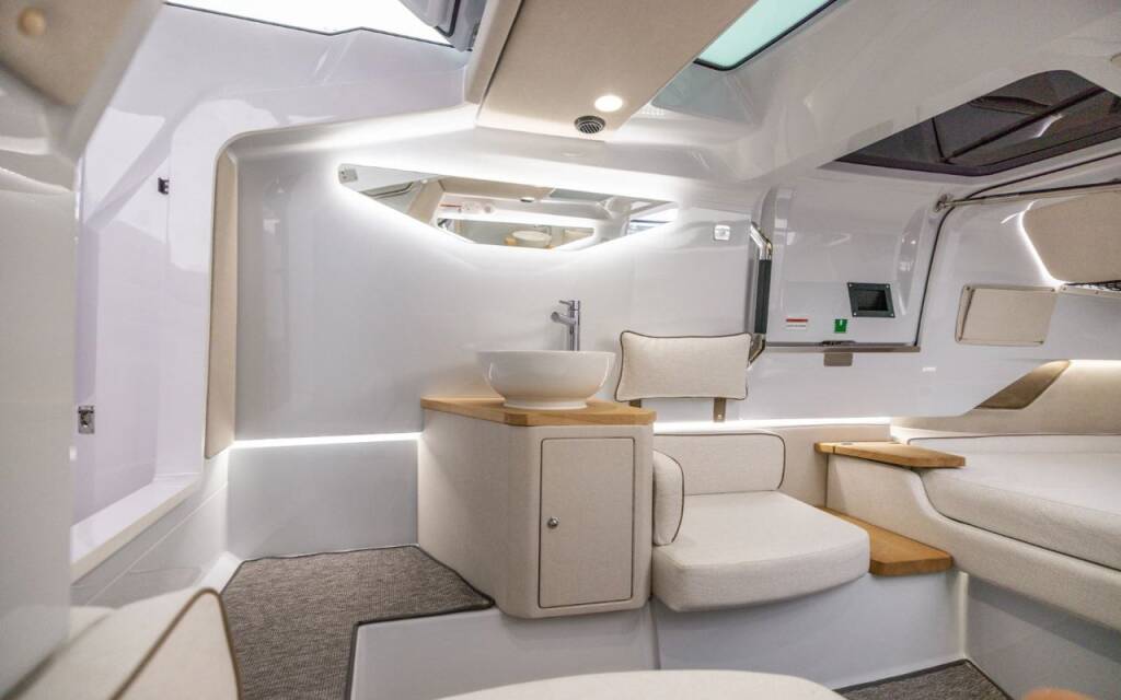 Axopar 37 XC Cross Cabin NN