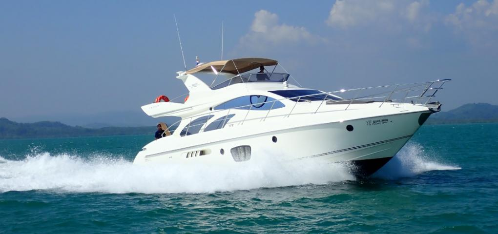 Azimut 55 Pillars