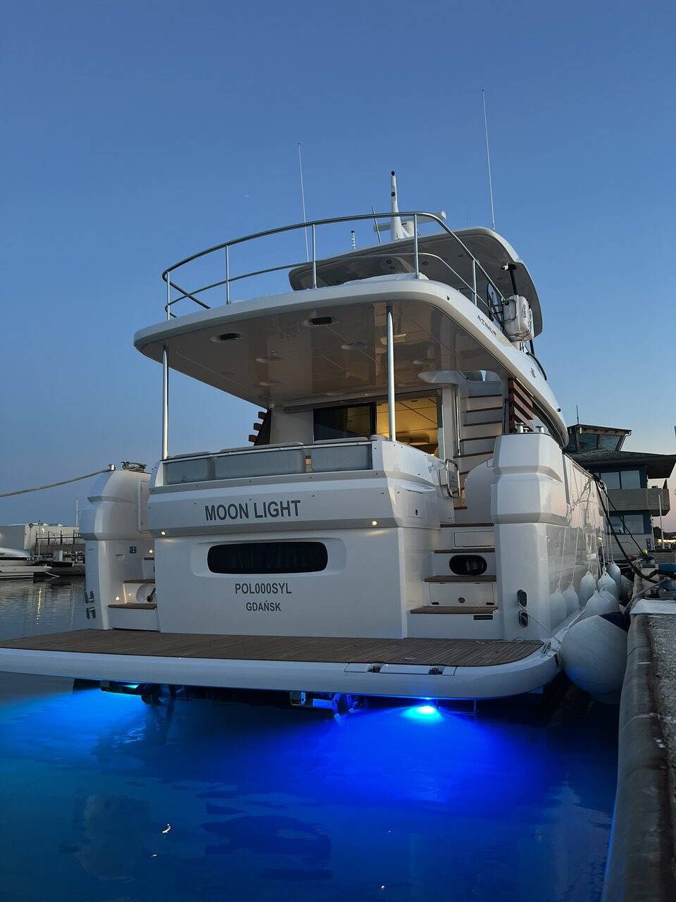 Azimut Magellano 66 Moon light