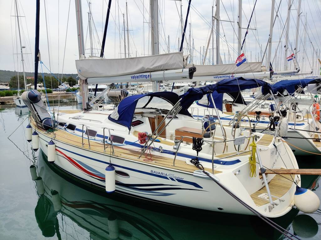 Bavaria 47 Cruiser Gin & Tonic