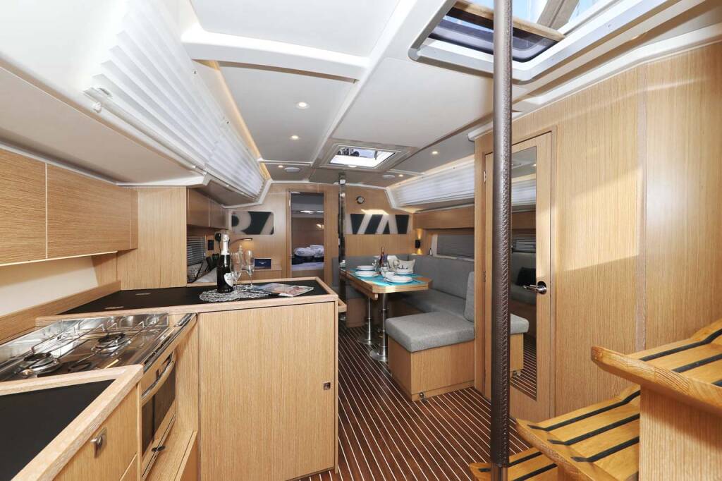 Bavaria C38 Style Amore