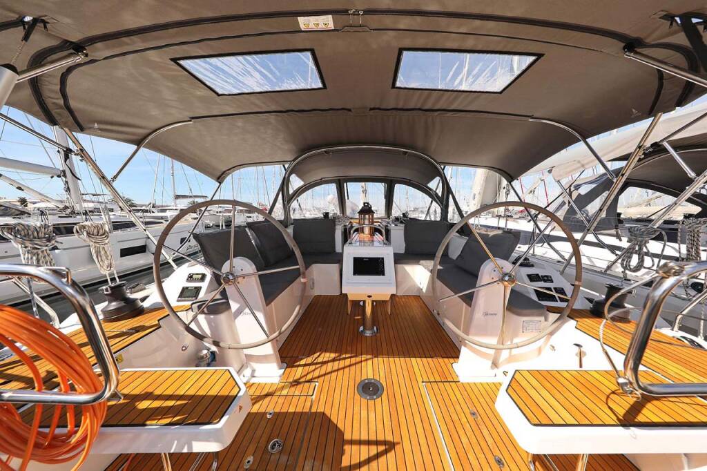 Bavaria C42 Style Antares