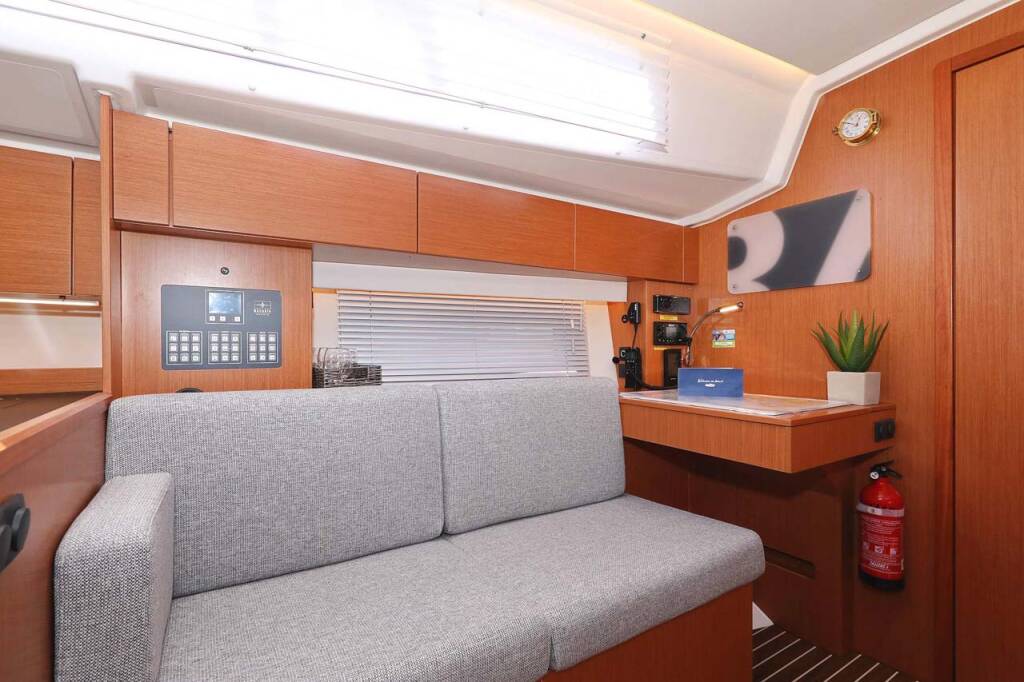 Bavaria C42 Style Antares