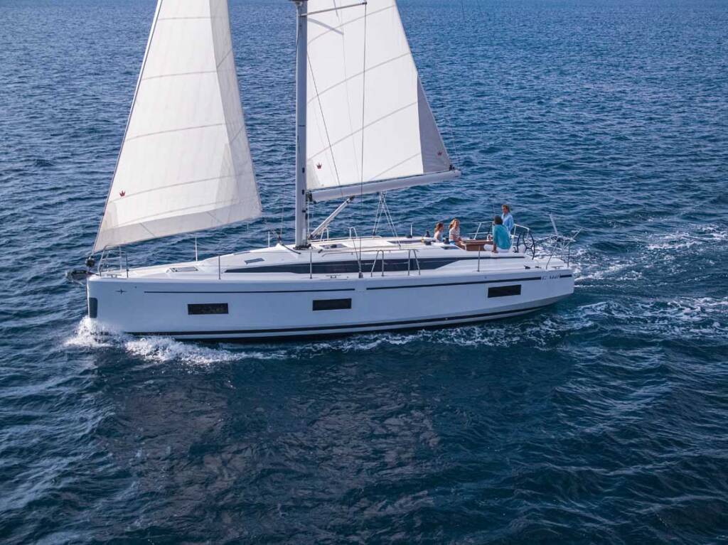 Bavaria C42 Style Aurelia