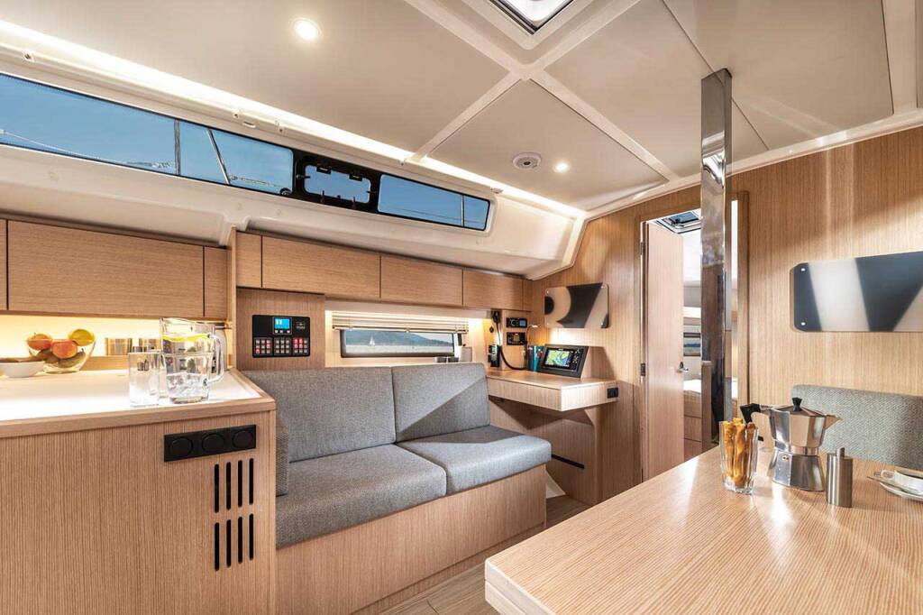 Bavaria C42 Style Aurelia