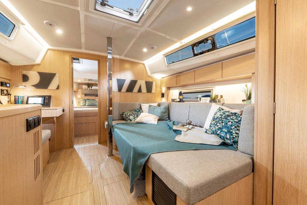 Bavaria C42 Style Aurelia