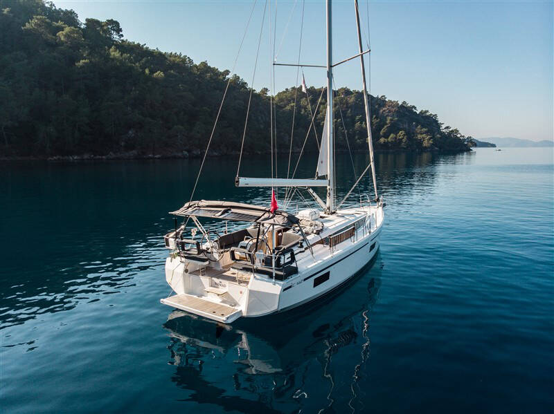 Bavaria C42 Nomad