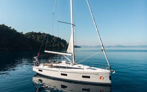 Bavaria C42 Nomad