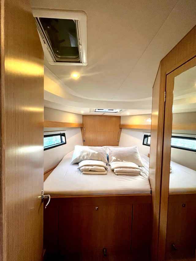 Bavaria C42 Sideways