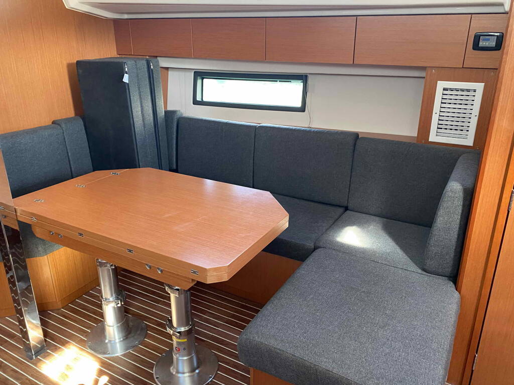 Bavaria C42 PRESTIGE