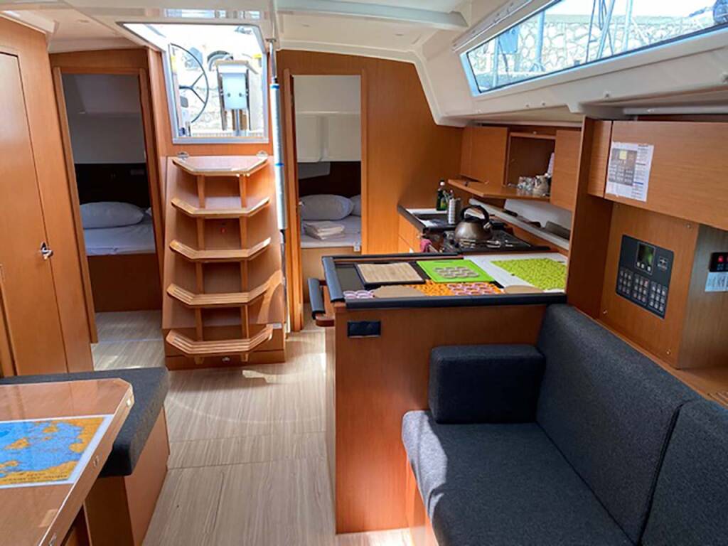 Bavaria C42 PRESTIGE