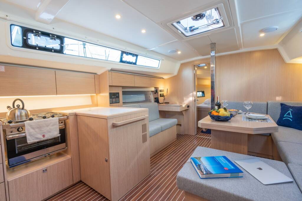 Bavaria C42 Joy