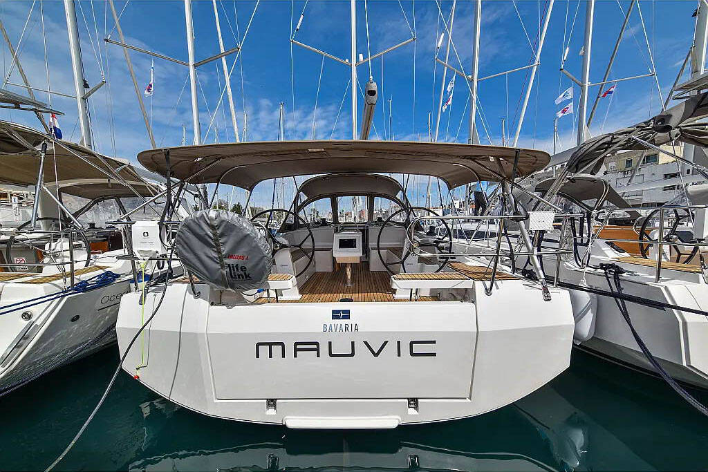 Bavaria C42 PRESTIGE