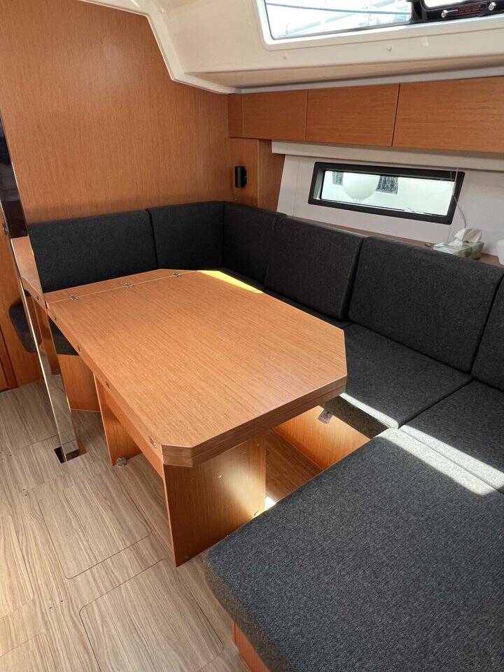 Bavaria C42 Auka