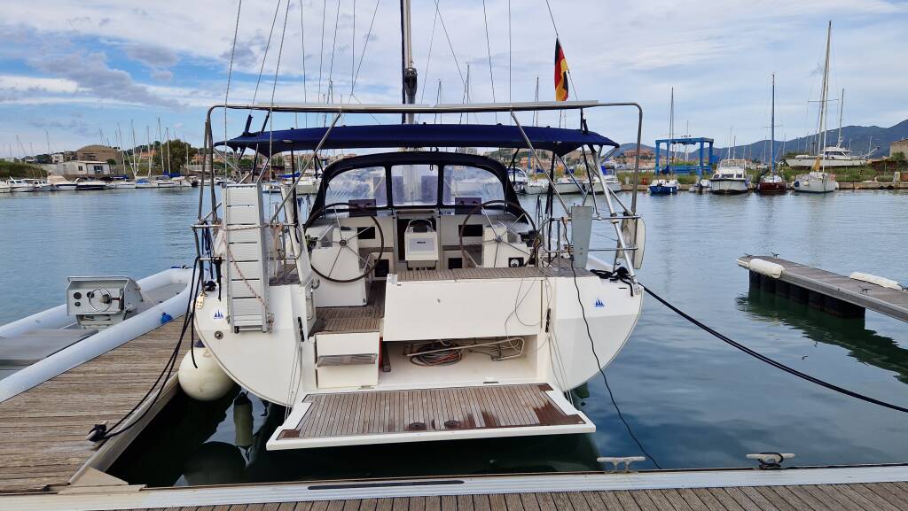 Bavaria C45 Holiday Lush Life