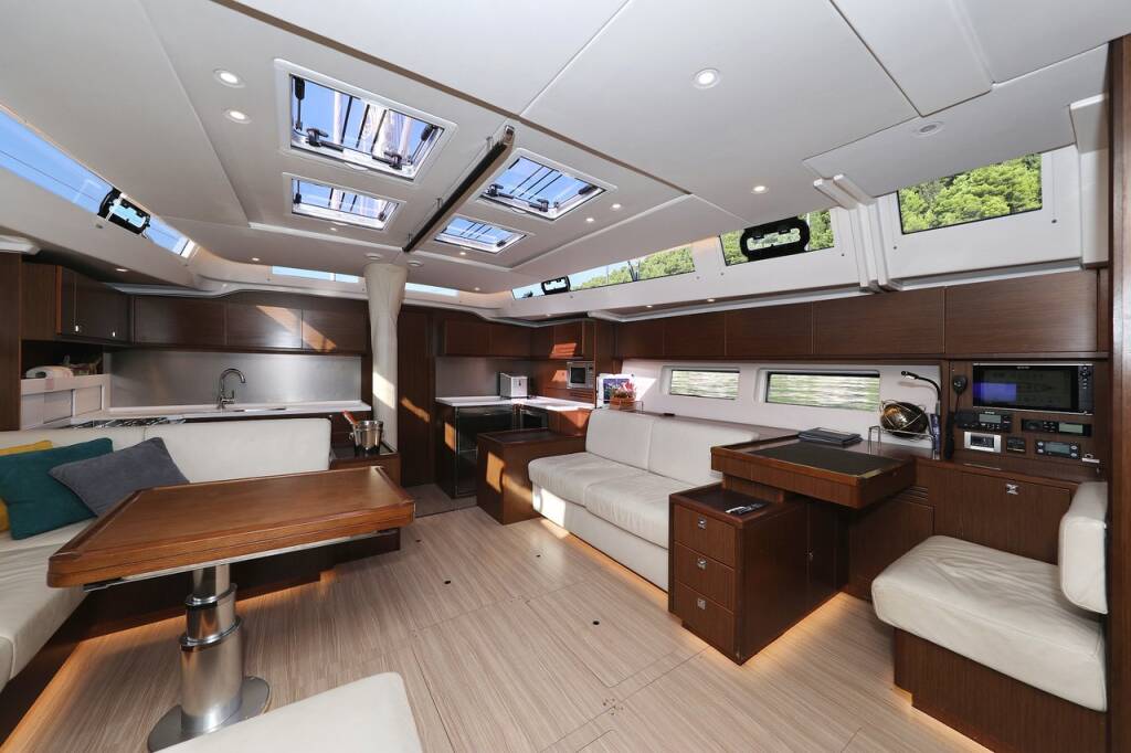 Bavaria C57 BE Luxe