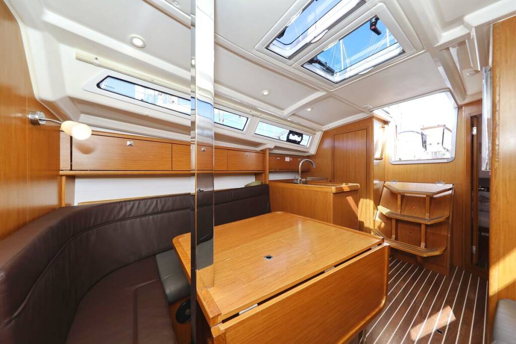 Bavaria Cruiser 34 Feeling Good