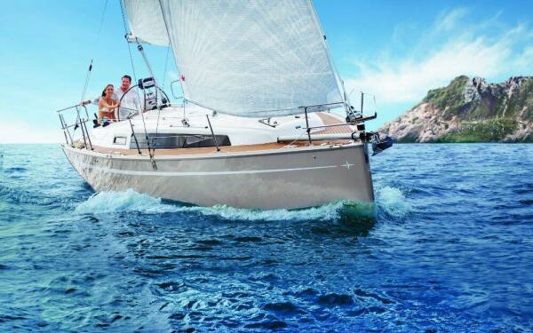 Bavaria Cruiser 34 Licence to chill