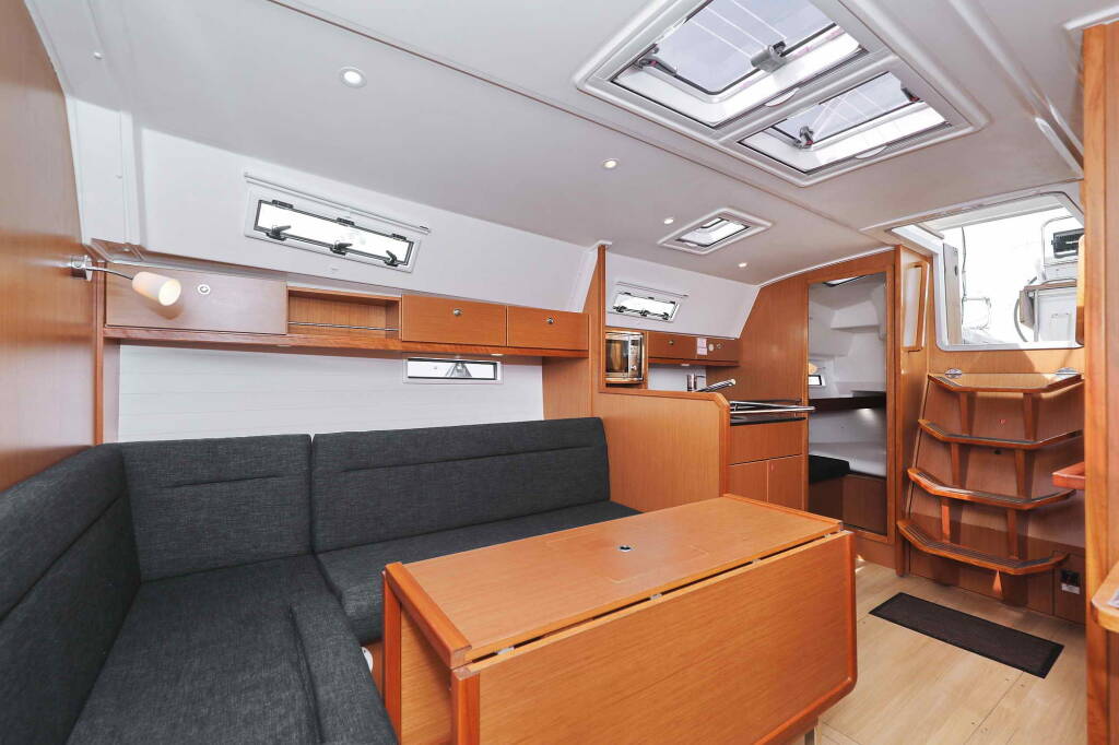 Bavaria Cruiser 36 ECONOMY