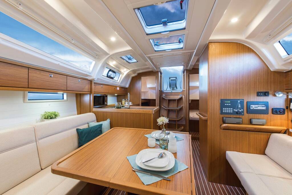 Bavaria Cruiser 37 Emira