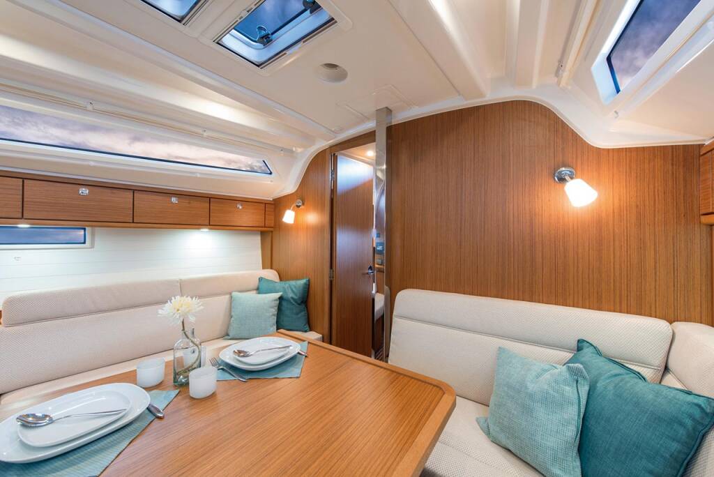 Bavaria Cruiser 37 Emira