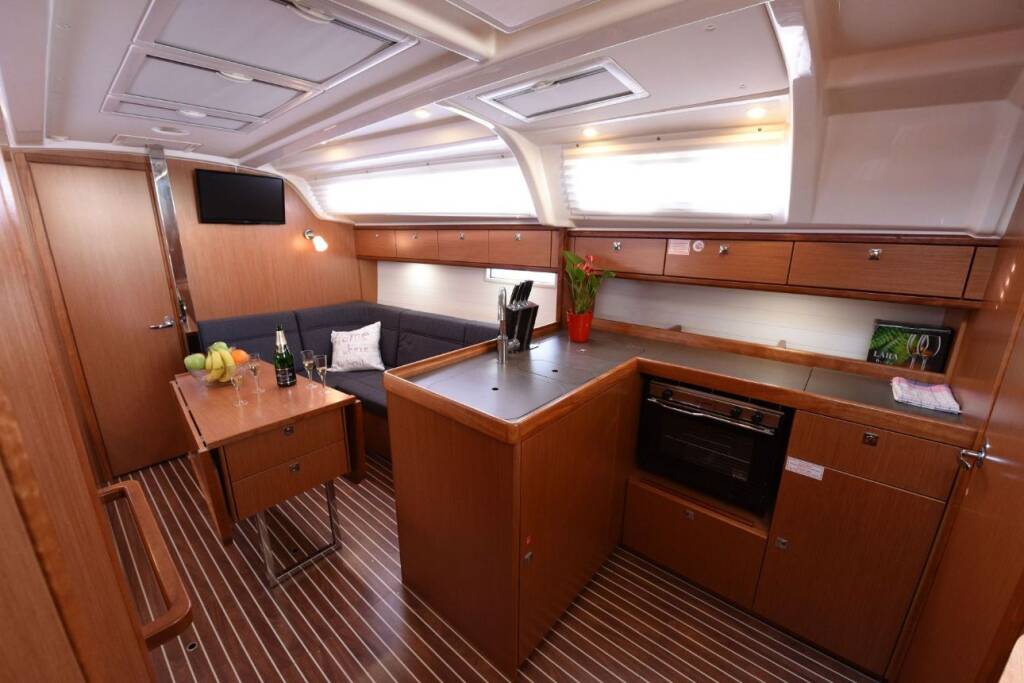 Bavaria Cruiser 37 Luka