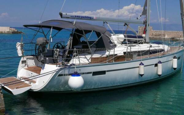 Bavaria Cruiser 37 Into the Blue