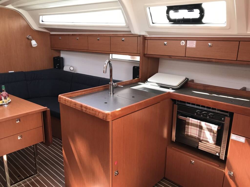 Bavaria Cruiser 37 Lydia