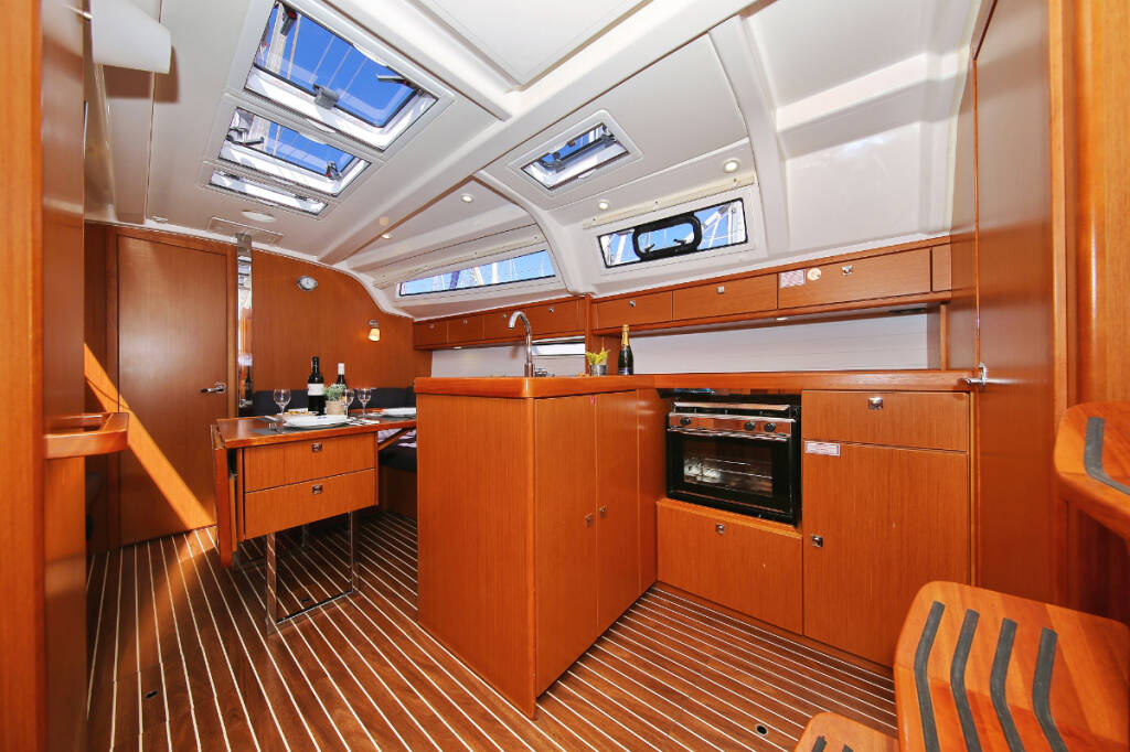 Bavaria Cruiser 37 Oracle