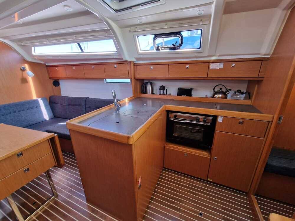 Bavaria Cruiser 37 Astravi