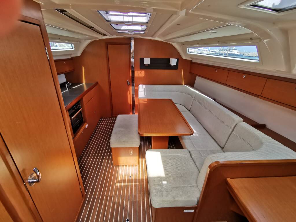 Bavaria Cruiser 37 ECONOMY