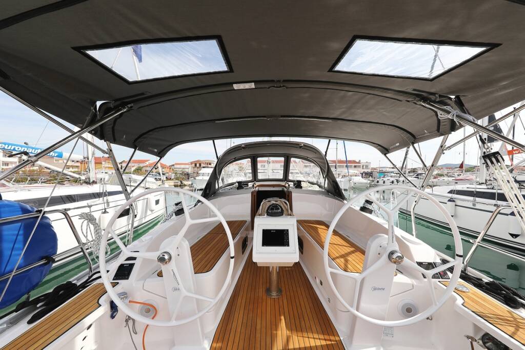 Bavaria Cruiser 37 aMore