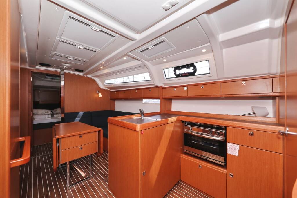 Bavaria Cruiser 37 Spectrum