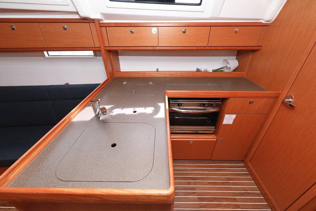 Bavaria Cruiser 37 Spectrum