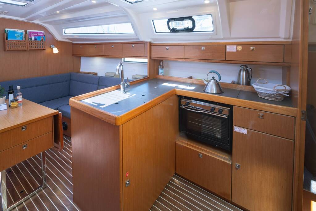 Bavaria Cruiser 37 Athene