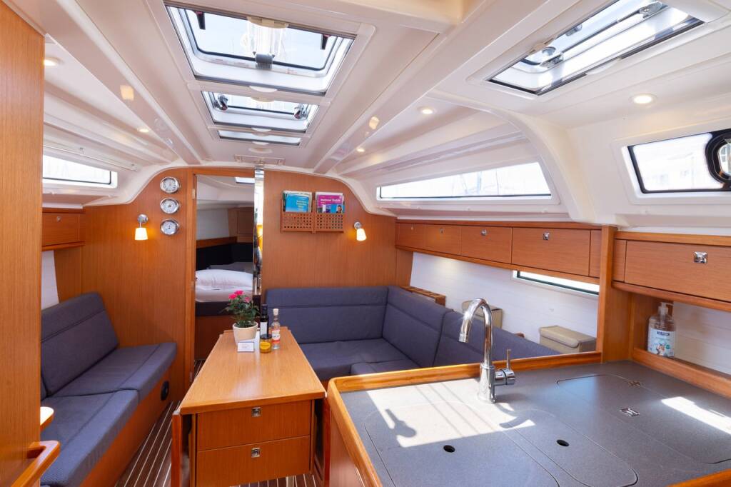 Bavaria Cruiser 37 Athene