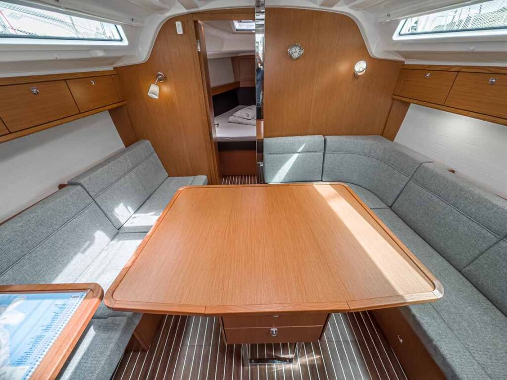 Bavaria Cruiser 37 Scala