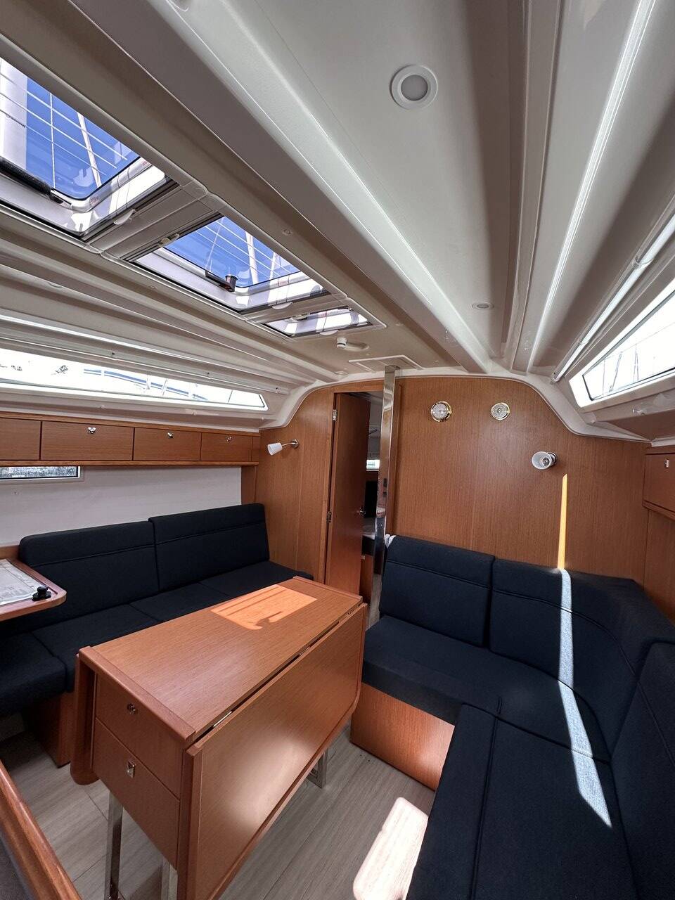 Bavaria Cruiser 37 Crypto