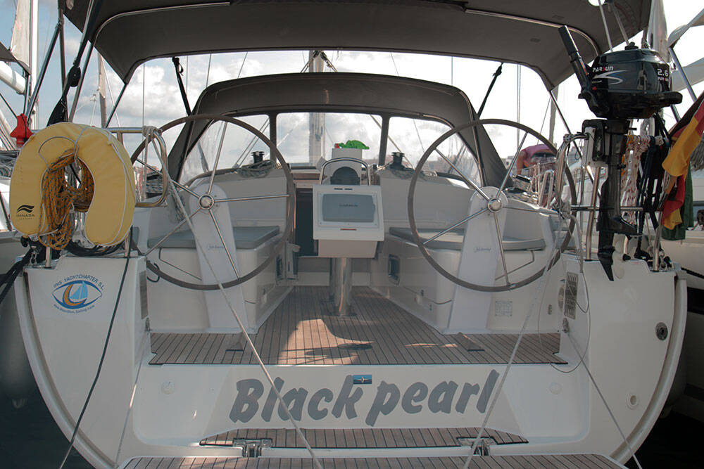 Bavaria Cruiser 37 Black Pearl