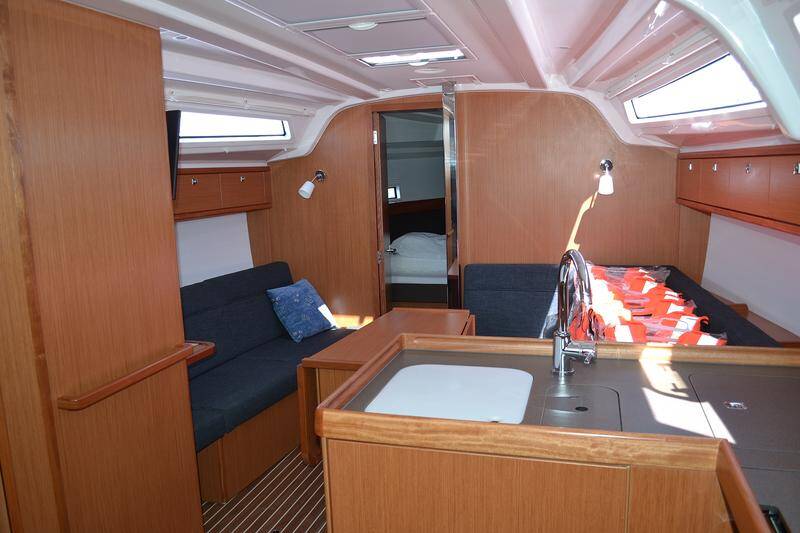 Bavaria Cruiser 37 Atena