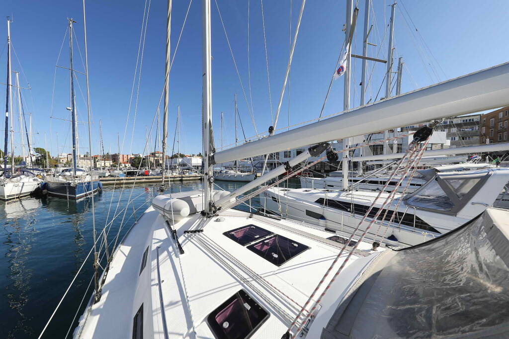 Bavaria Cruiser 40 ECONOMY