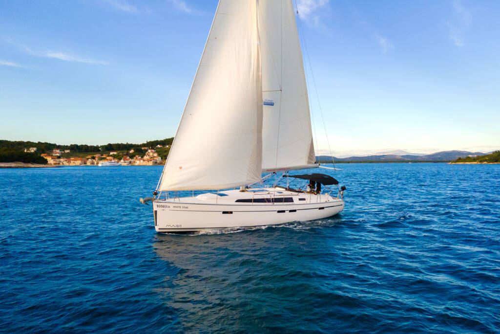 Bavaria Cruiser 46 White Star