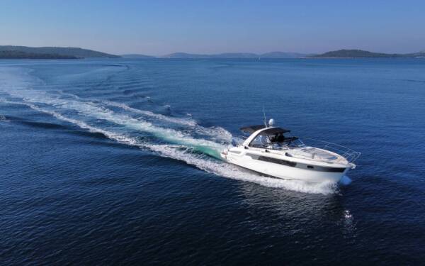 Bavaria Sport 35 Topless