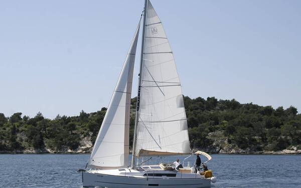 Dufour 350 GL Luka