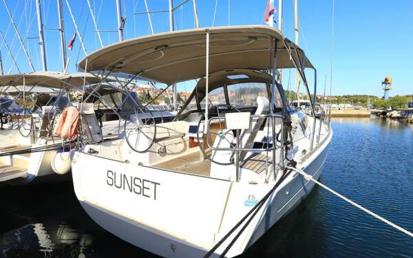 Dufour 382 GL Sunset