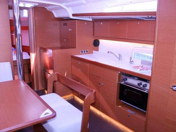 Dufour 430 GL Tahiri - bareboat