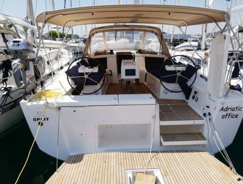 Dufour 430 GL Adriatic Office